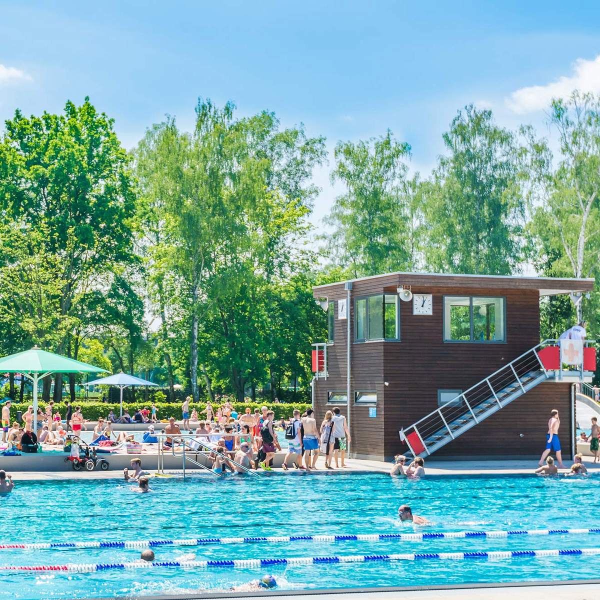 10 Sachen, die wir nach der Corona-Pandemie wieder machen sollten Normalität auf dem Schwimmbad ohne Voranmeldung