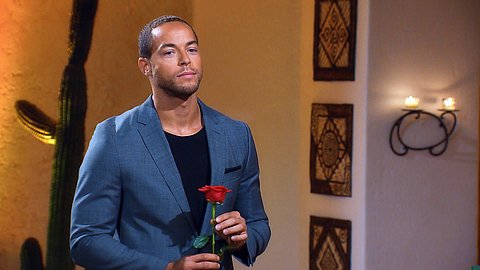 Zickenkrieg beim Bachelor: Überraschender Neuzugang sorgt für Zoff! - Foto: MG RTL D
