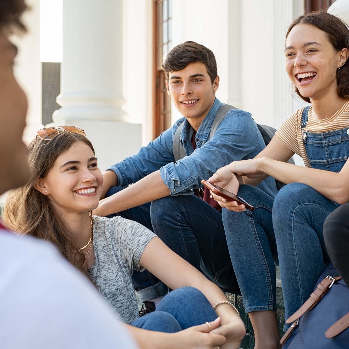 2 Wahrheiten und 1 Lüge So geht das Partyspiel BRAVO