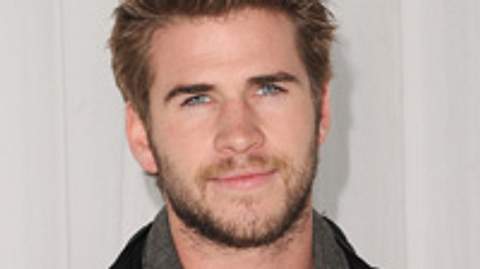 Liam Hemsworth ganz lässig.