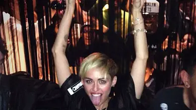 Miley Cyrus bei der SNL-After Show Party - Foto: Instagram/ Miley Cyrus