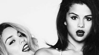 Werden Selena Gomez und Vanessa Hudgens nun zu Playboy-Bunnies? - Foto: Twitter