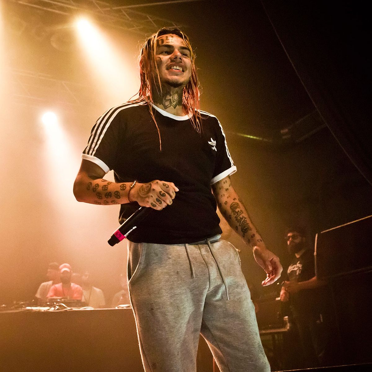 6ix9ine: Der Rapper ist in Gefahr!