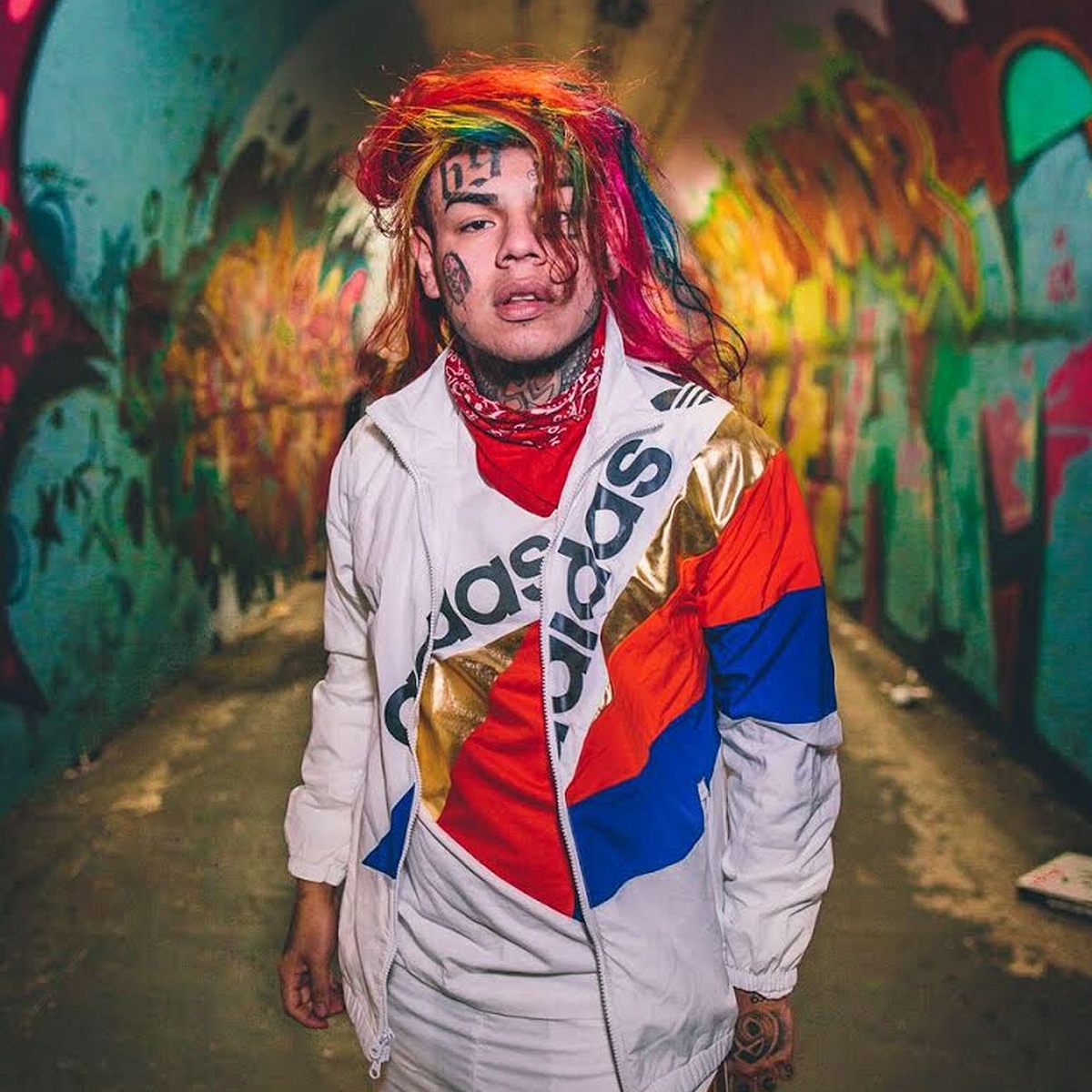 6ix9ine: Erstes Foto aus dem Knast