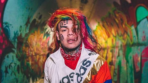 6ix9ine: Erstes Foto aus dem Knast - Foto: PR Foto