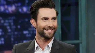 Adam Levine hat ein neues riesiges Tattoo - Foto: Facebook/OfficialAdamLevine