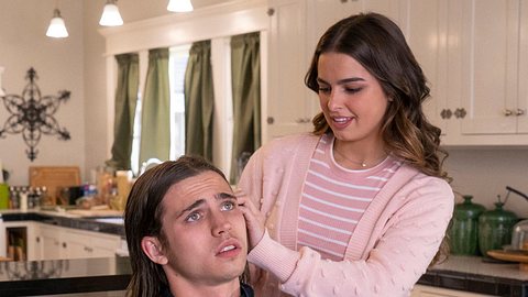 Addison Rae: Star beschimpft sie nach Einer wie keiner-Trailer - Foto: Netflix