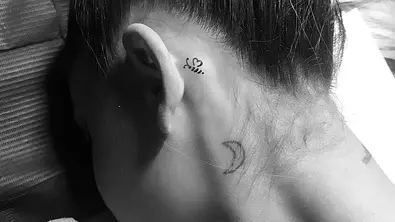 Bilder für die Ewigkeit: Stars und ihre Tattoos - Foto: Instagram/arianagrande