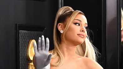 Ariana Grande disst Super-Fangirl - Foto: 2020 Getty Images