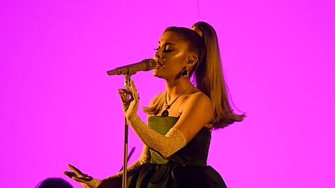 Ariana Grande hilft der LGBTQ+-Community - Foto: Kevork Djansezian / Freier Fotograf / Gettyimages