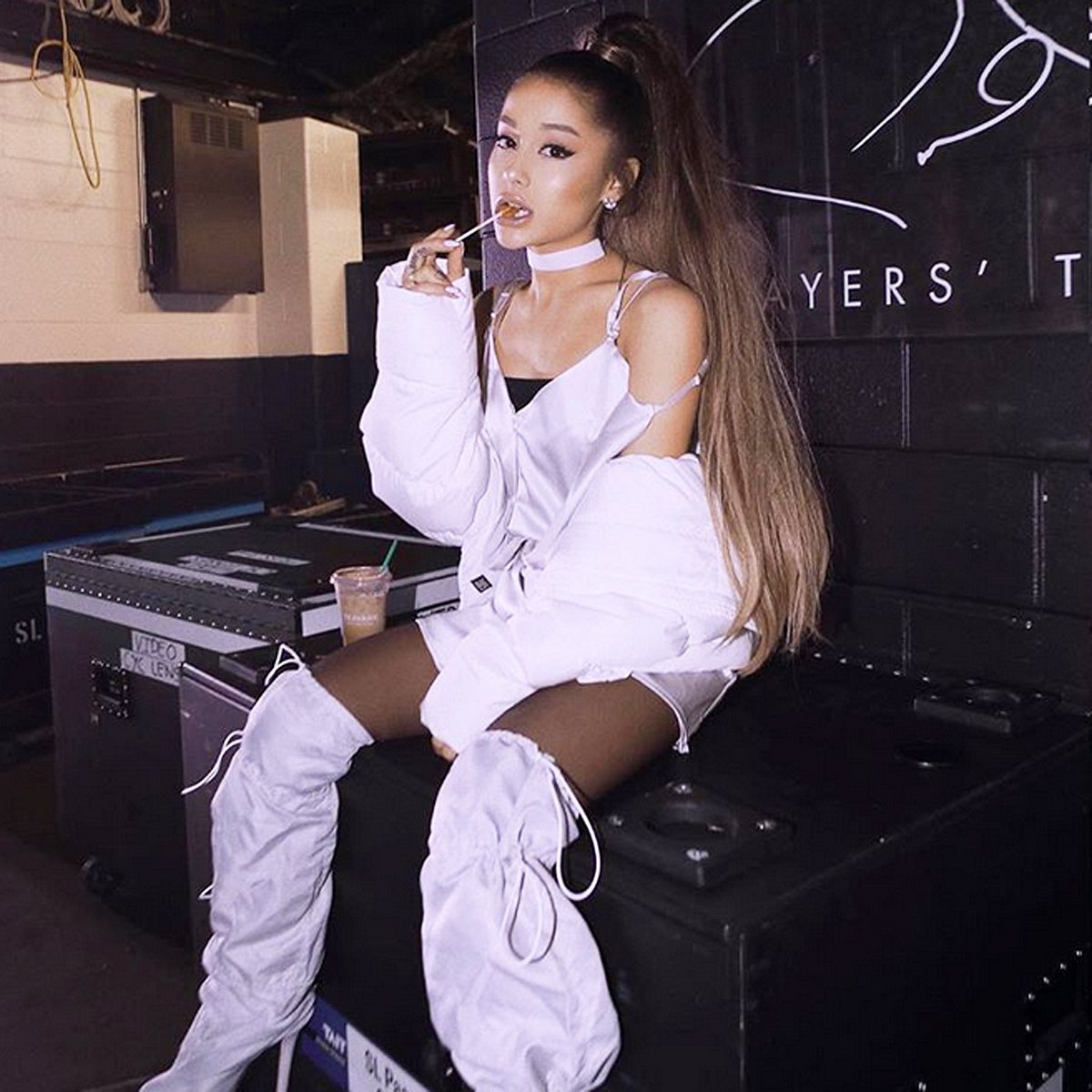 Ariana Grande scheint mit ihrer Thank U, Next-Linie auch ins Beauty-Business einzusteigen!