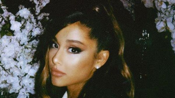 Ariana Grande ist nie lang allein... - Foto: Instagram/arianagrande