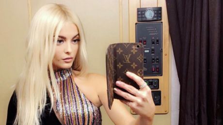 Bebe Rexha Selfie vor dem Spiegel - Foto: Instagram/beberexha