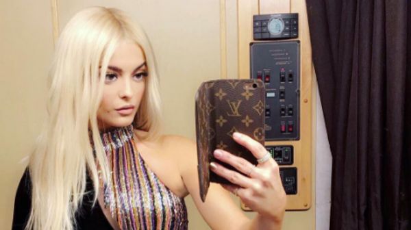 Bebe Rexha Selfie vor dem Spiegel - Foto: Instagram/beberexha