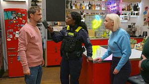 Berlin – Tag und Nacht: Peggy wird verhaftet!😨 - Foto: RTL II