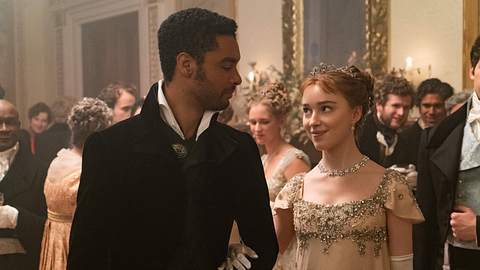 Bridgerton Darstellerin verrät, wie es zwischen Daphne und Duke Simon in Staffel 2 weitergeht ? - Foto: Liam Daniel / Netflix