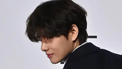 BTS V: Fans rasten bei geheimer Geste aus! - Foto: JUNG YEON-JE / Kontributor / Gettyimages