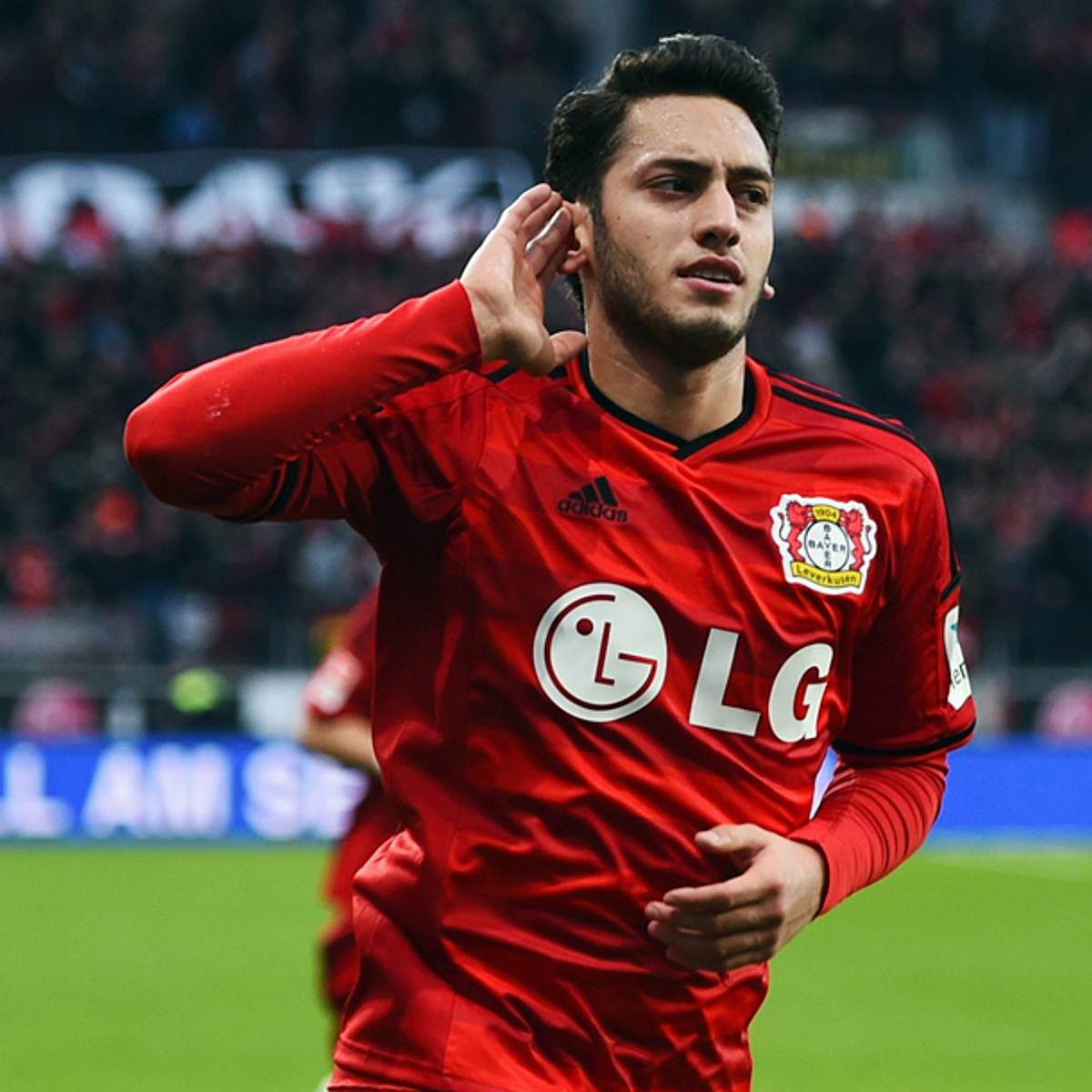 Hakan Calhanoglu polarisiert, doch seine Qualitäten sind unbestritten!