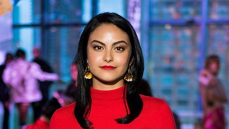 Camila Mendes war mal wieder ein echter Blickfang! - Foto: WireImage