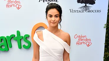 Camila Mendes spricht offen über ihre Krankheit - Foto: Getty Images Camila Mendes spricht offen über ihre Krankheit - Foto: Getty Images