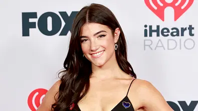 Charli DAmelio postet erste Fotos nach OP! - Foto: Emma McIntyre/Getty Images for iHeartMedia