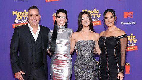 Charli & Dixie DAmelio: Darum geht es in ihrer Reality-Serie - Foto: Amy Sussman/Getty Images