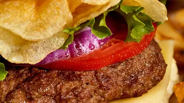 Foodporn-Alarm! Diesem Burger kann wohl niemand widerstehen. :P - Foto: Lauri Patterson/Istockphoto Foodporn-Alarm! Diesem Burger kann wohl niemand widerstehen. :P - Foto: Lauri Patterson/Istockphoto