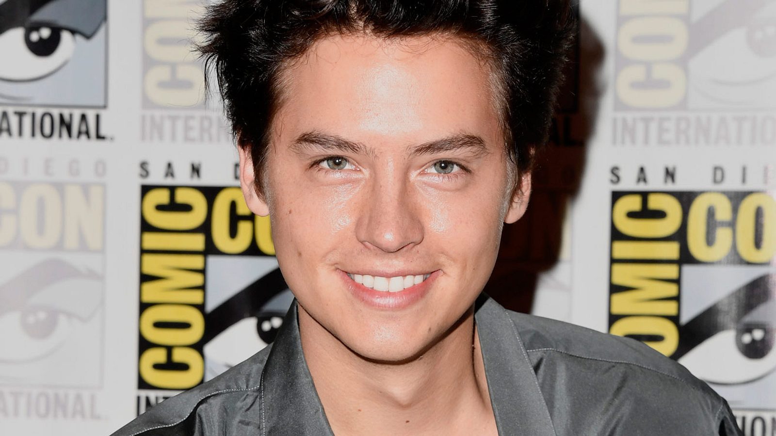 befriedige mich Cole Sprouse: „Ich befriedige mich gerade selbst!“