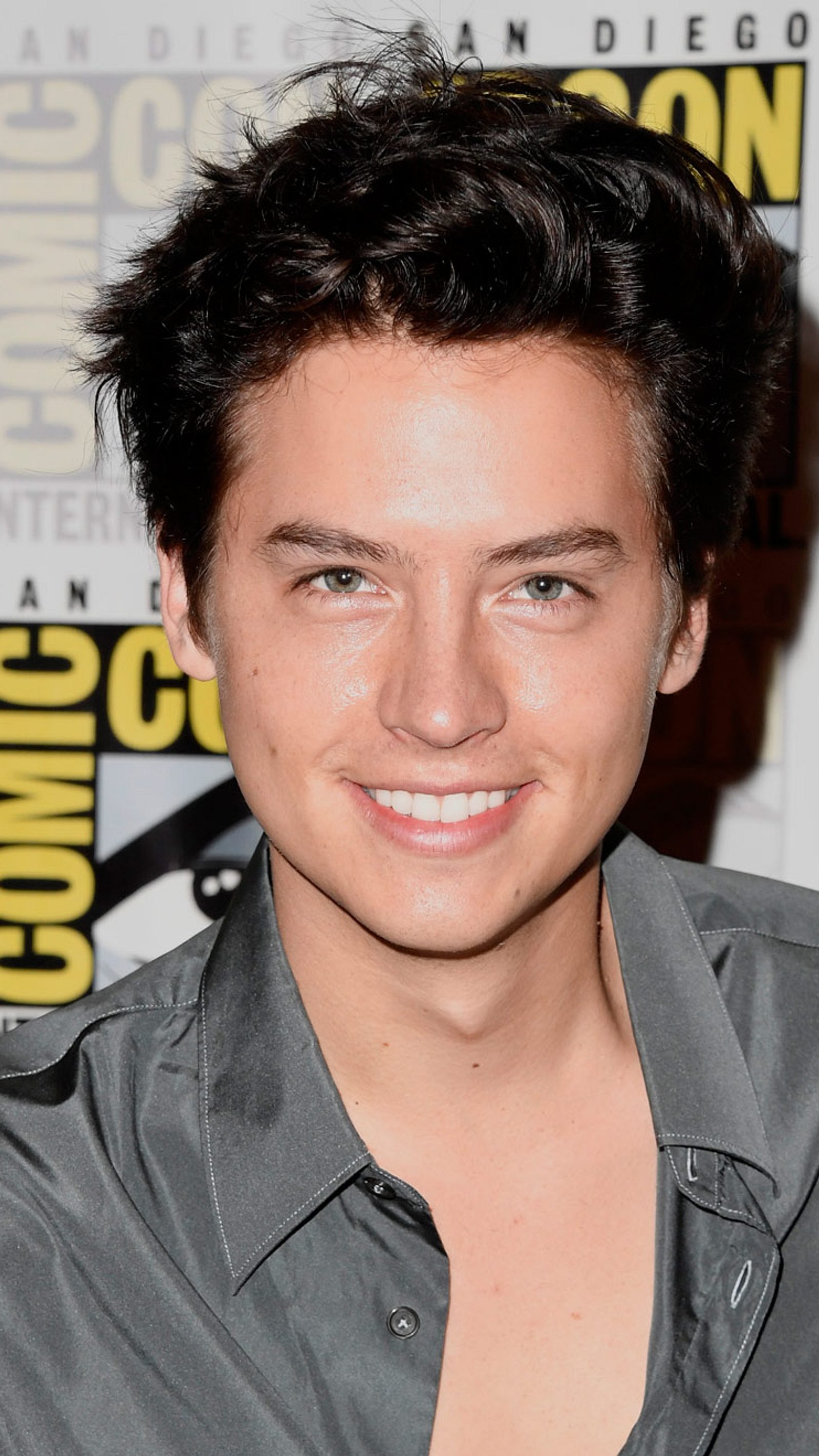 befriedige mich Cole Sprouse: „Ich befriedige mich gerade selbst!“