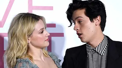 Cole Sprouse & Lili Reinhart: Hat dieser „Riverdale“-Star die Trennung bestätigt? - Foto: Getty Images