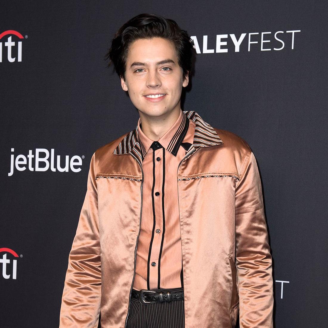 In der Netflix-Serie Riverdale spielt Cole Sprouse Jughead.