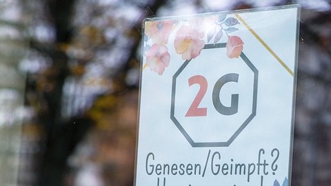 Corona Forderung: 2G oder Lockdown - Foto: IMAGO / epd