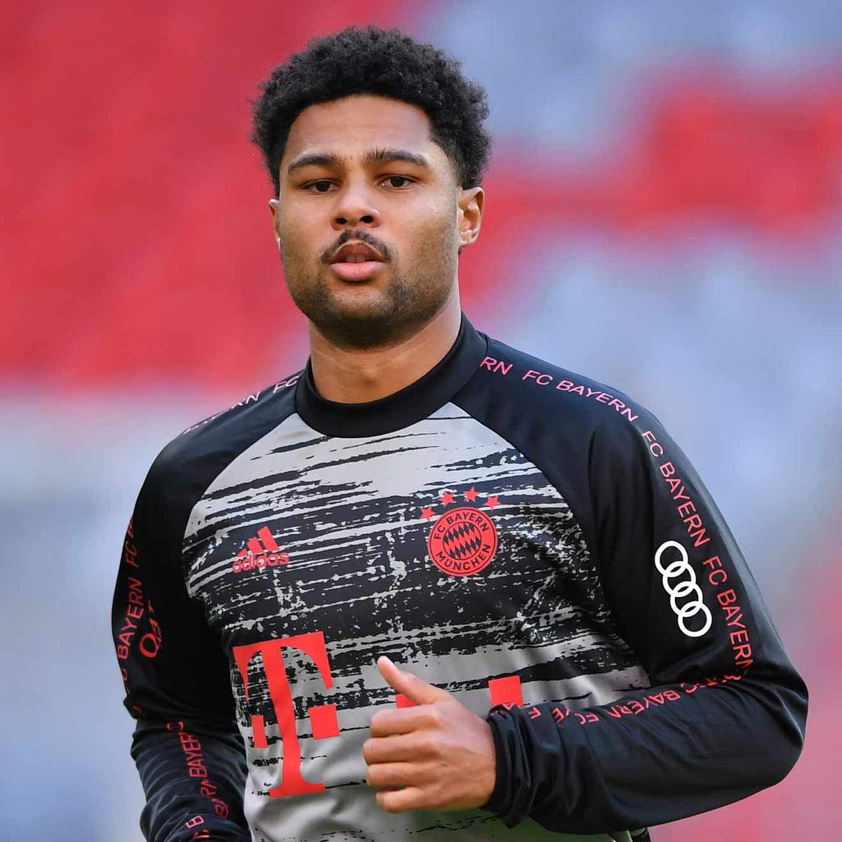 Corona: Diese Stars sind infiziert  Serge Gnabry