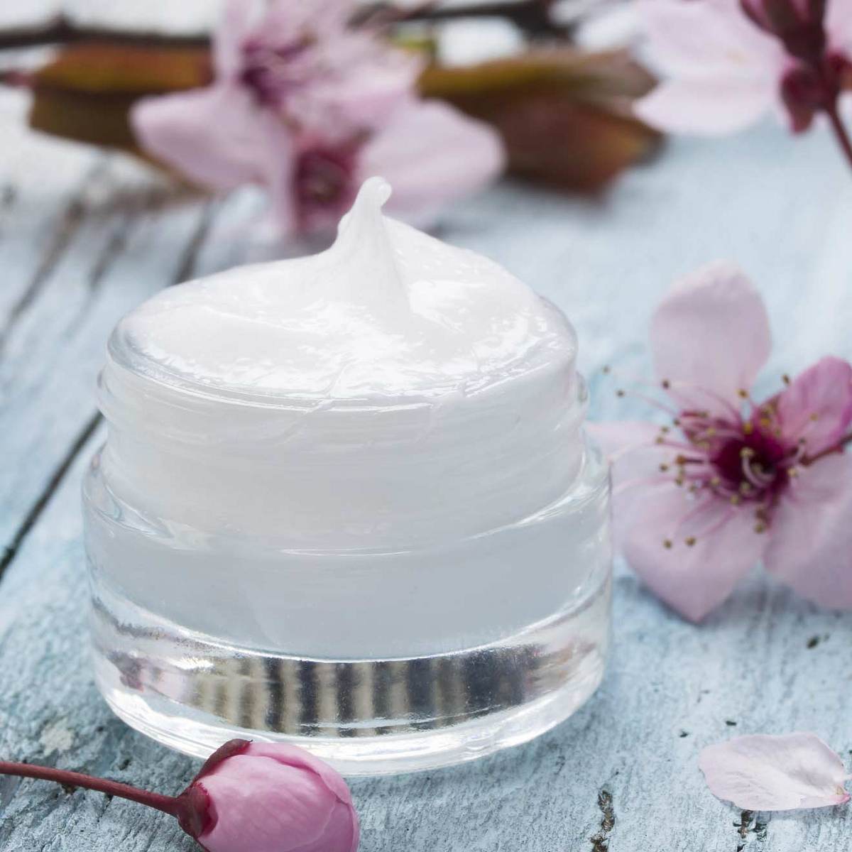 Wie lange creme aufheben, creme geöffnet haltbar, creme ungeöffnet haltbar, creme haltbarkeitsdatum, creme wird schlecht, beauty produkte haltbarkeit, beauty tipps