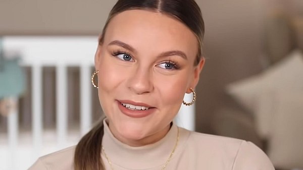 Dagi Bee: So lief ihre Geburt wirklich ab! - Foto: YouTube/ Dagi Bee