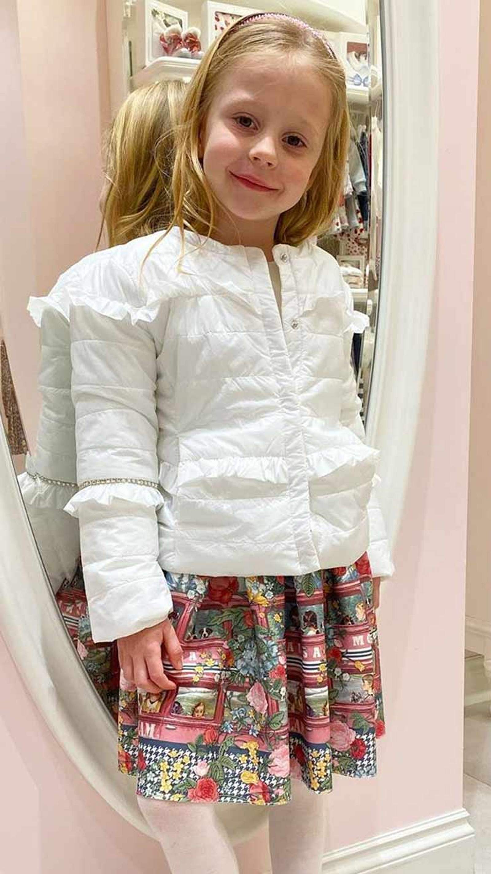 Xotin mushukini ochdi