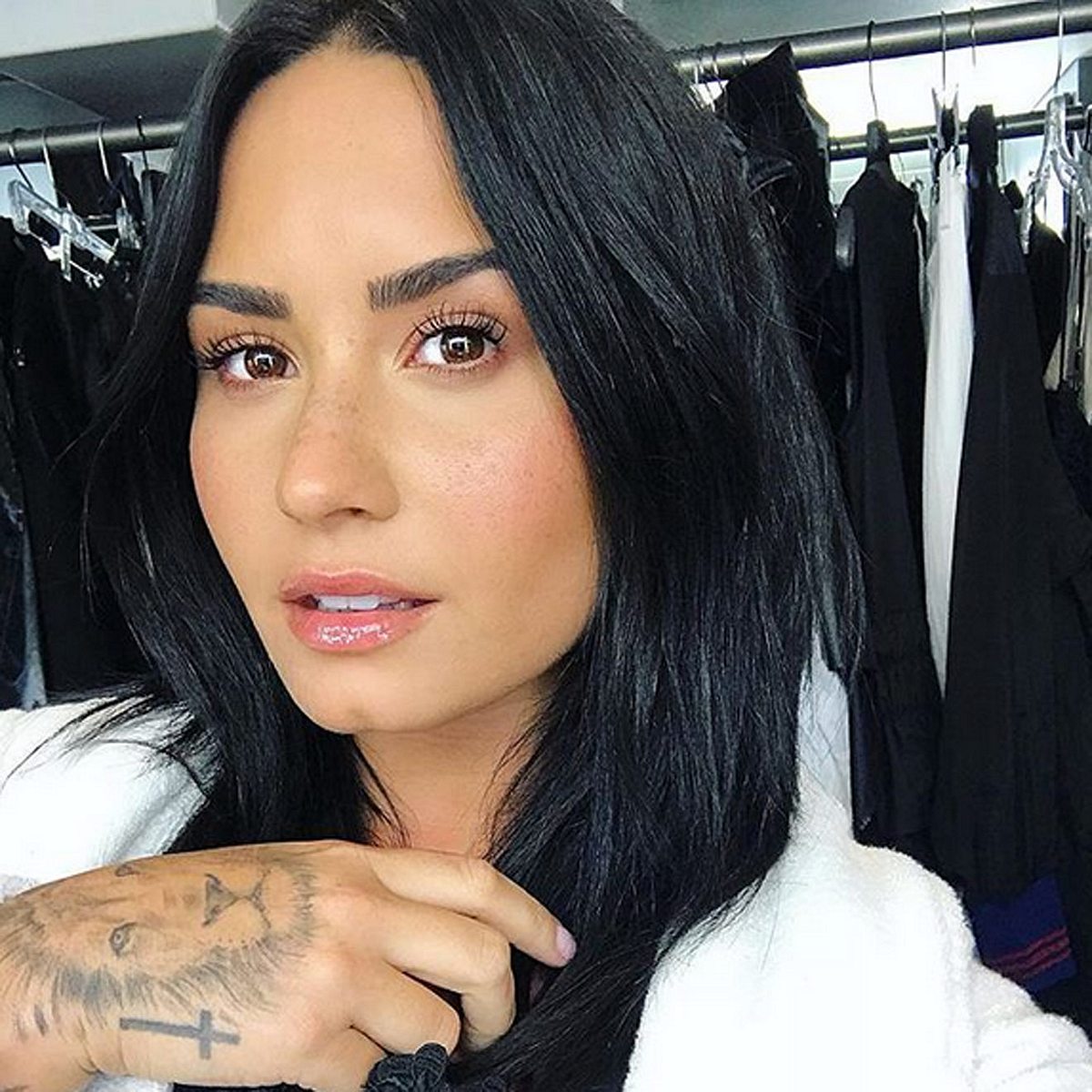 Demi Lovato hat sich endlich bei ihren Fans zurück gemeldet!