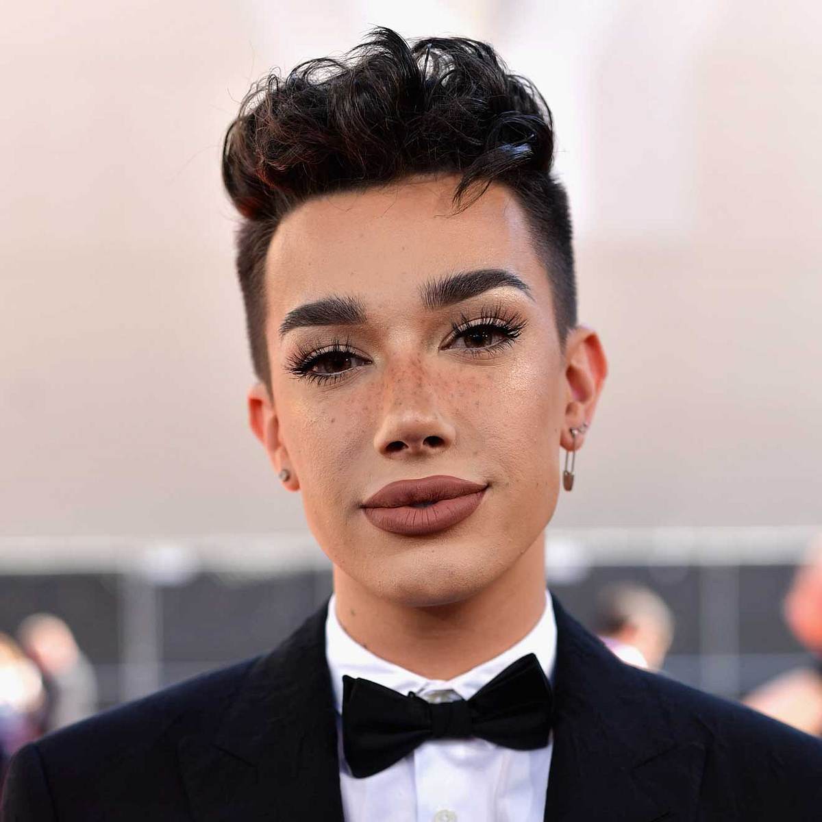 Die coolsten männlichen Beauty-YouTuber James Charles