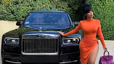 Die krassesten Autos der Stars Cardi B - Foto: instagram @iamcardib