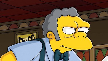 Die Simpsons: So gruselig sieht Moe in echt aus! - Foto: IMAGO / Everett Collection / 20th Century Fox