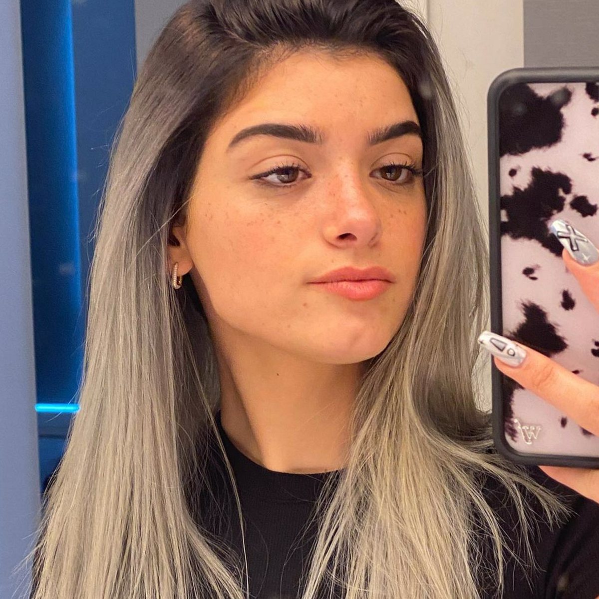 Hot or Not: Neue Frisuren der Stars Dixie DAmelio graue Haare