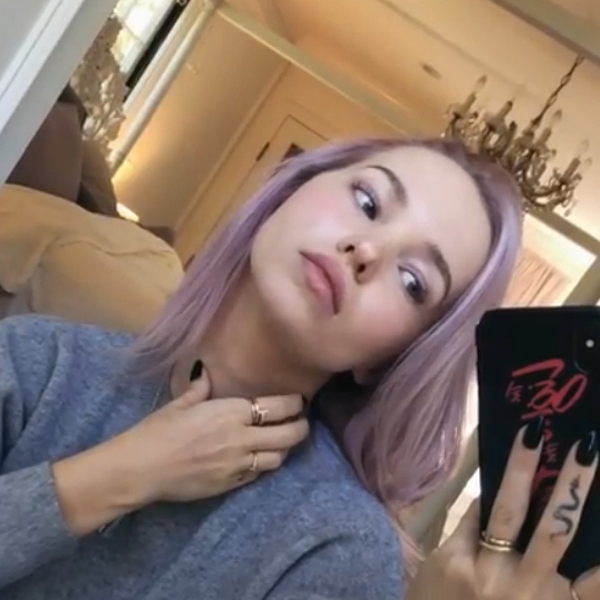 Dove Cameron hat eine neue Frisur