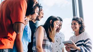 Duales Studium für Wirtschaftsinformatik - Foto: Cesar Okada / iStockPhoto