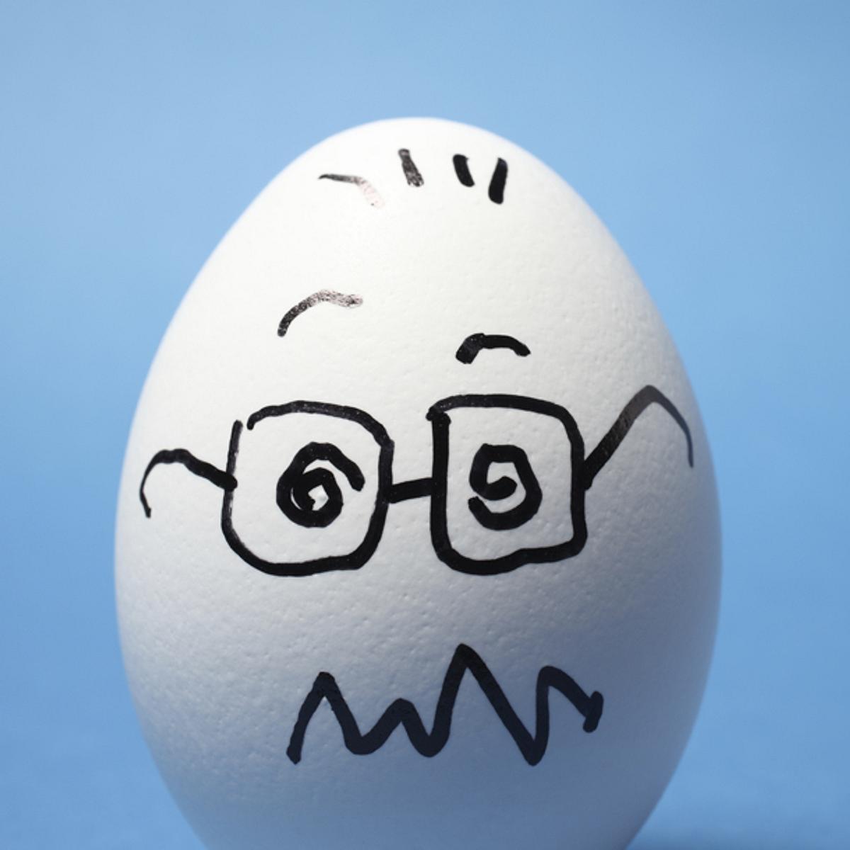 Ja, du hast richtig gelesen: Ein Mann hat ein Ei gelegt!