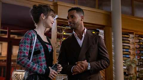 Emily in Paris Staffel 3: Warum Alfie DAS getan hat! 😱 - Foto: MARIE ETCHEGOYEN / NETFLIX