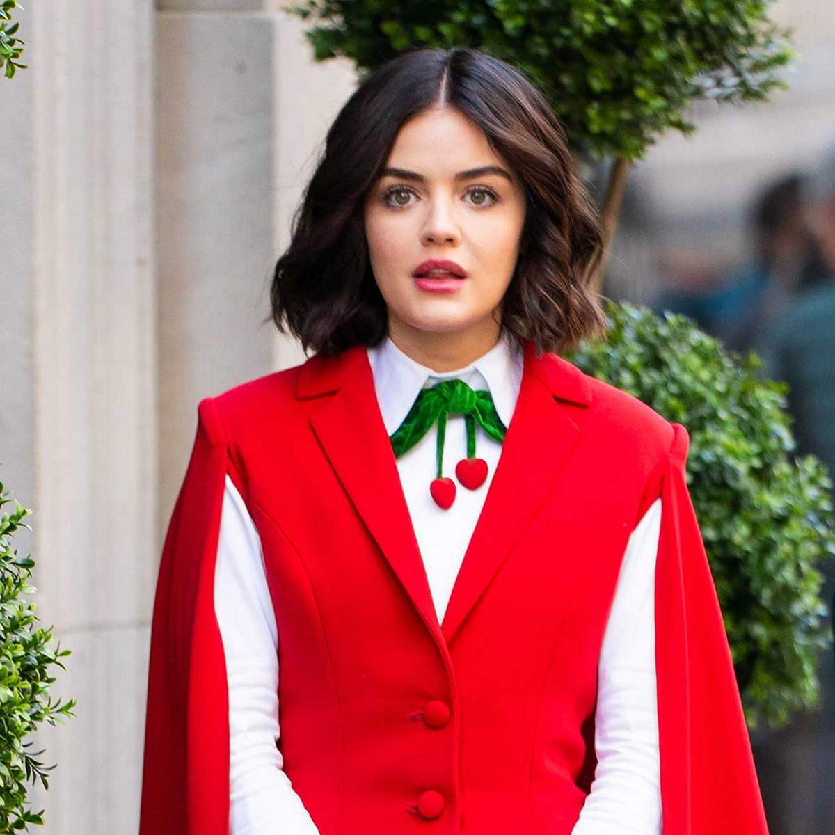 So süß sieht PLL-Star Lucy Hale als Katy Keene aus!