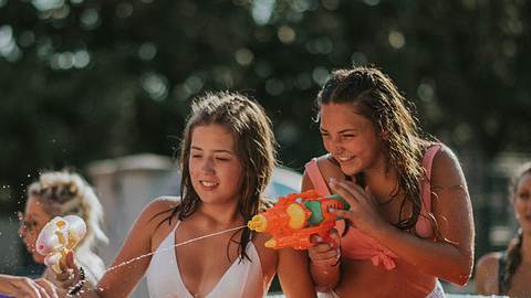 Experten warnen Lebensgefahr im Schwimmbad See - Foto: dtephoto / iStockPhoto