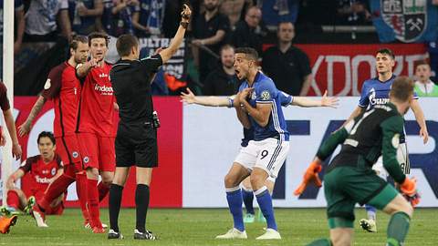 DFB-Pokal: Schalke betrogen? - Foto: Imago/ Thomas Frey