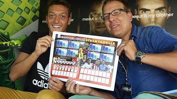 BRAVO Sport Reporter Jan hat Mesut Özil besucht – mit dabei: Die BRAVO Sport CL-Stecktabelle.