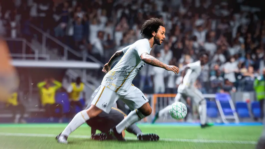 Ein Spieler möchte mit dem Ball nach vorne preschen. 